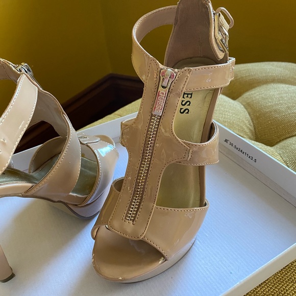 Clearance ❄️ Nude Guess Heels - Picture 3 of 16